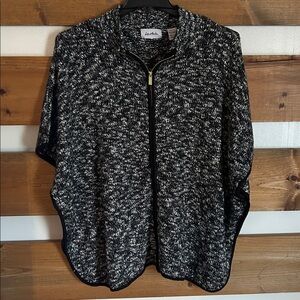 NWT Moda Black and White Marbled Zipper Poncho One Size
